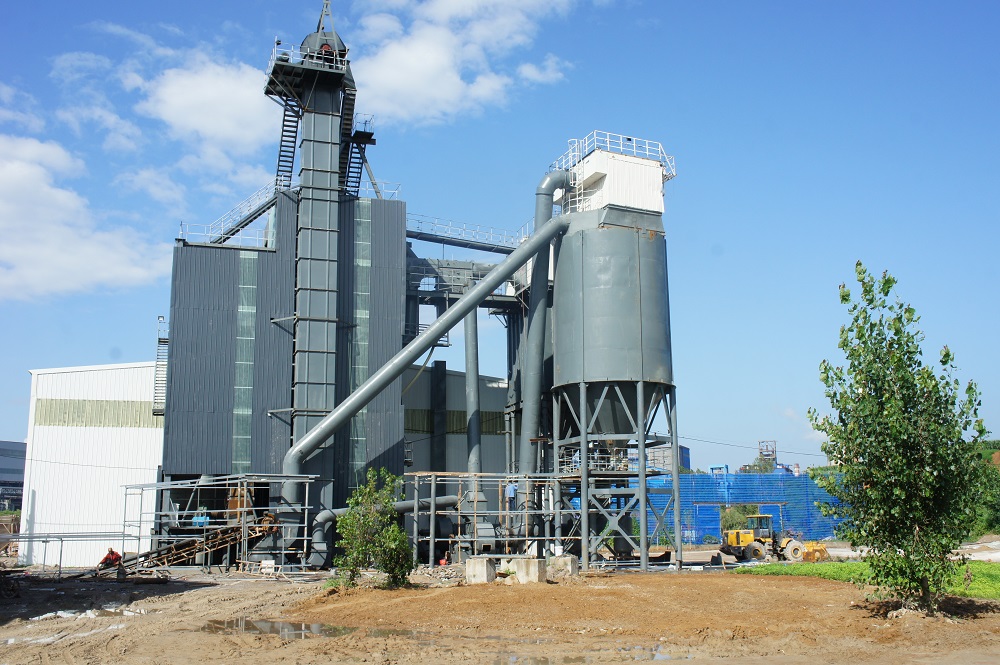 天然砂、水洗砂、機制砂有何區(qū)別?用什么制砂設(shè)備加工生產(chǎn)好?