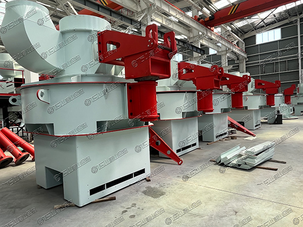 制砂選粉一體機(jī)：適合多種物料破碎，粒形圓潤(rùn)，針片狀少