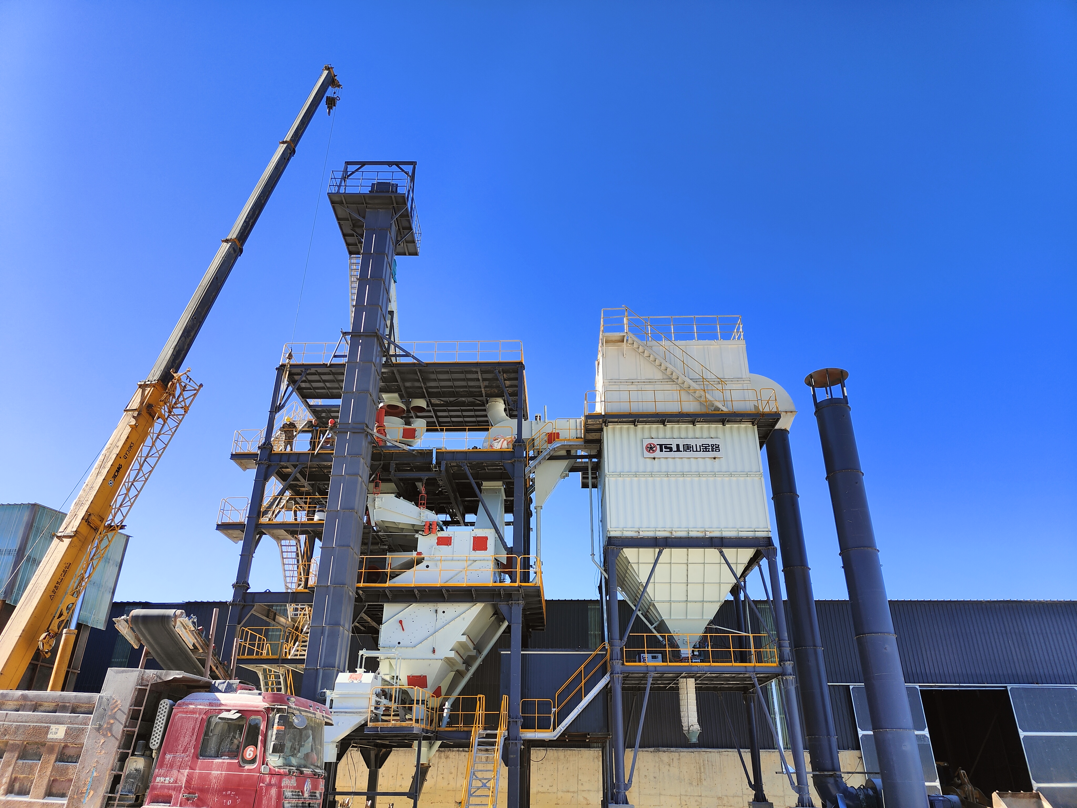 告別粉塵污水！干法制砂樓引領行業(yè)綠色轉型