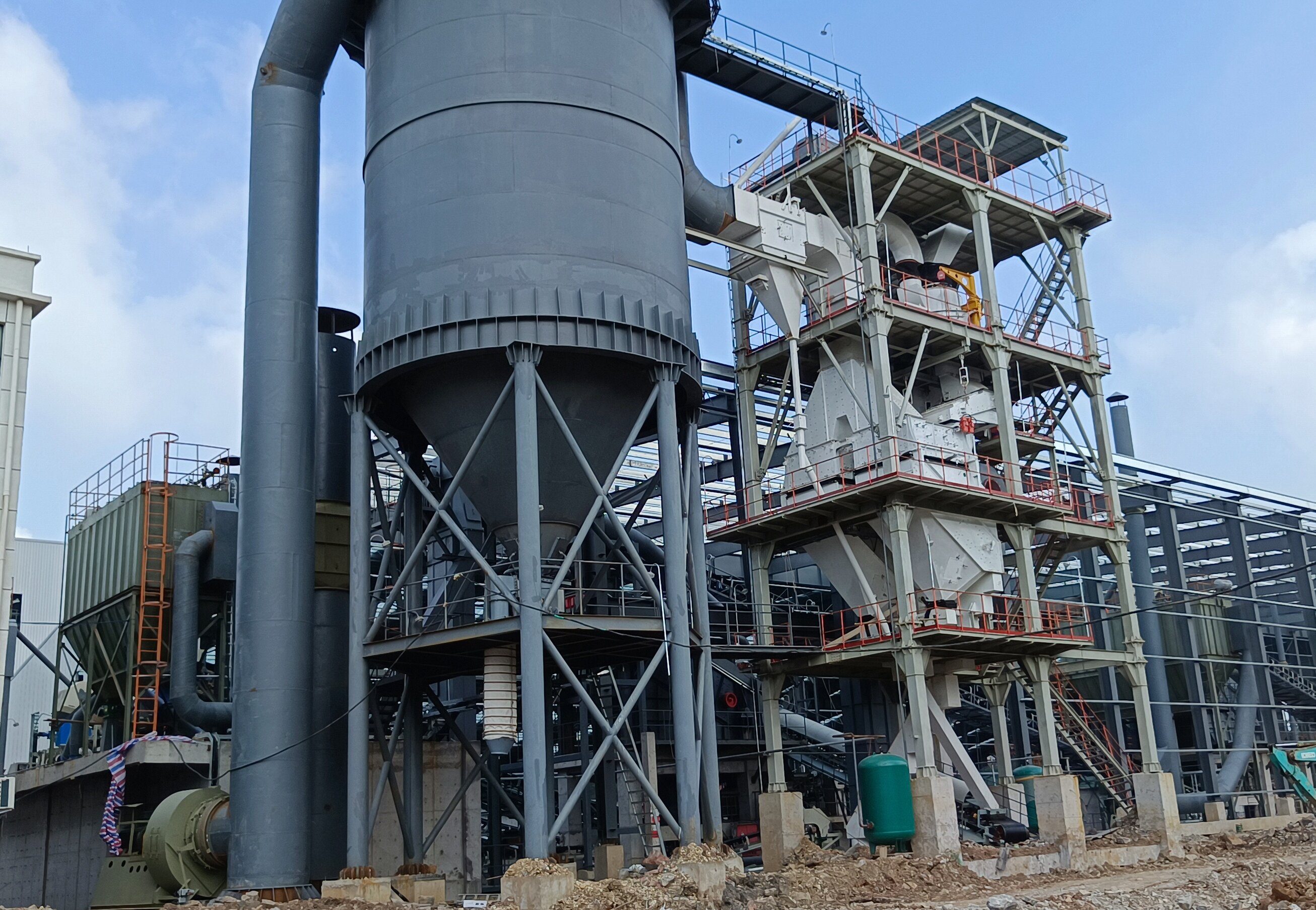 告別水洗與泥餅煩惱！干式制砂樓開啟環(huán)保制砂新范式